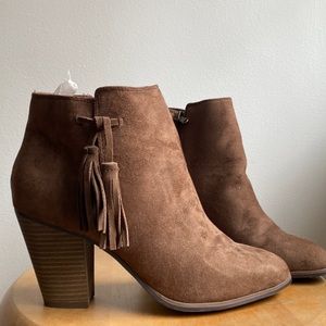 Brown suede booties with tassels